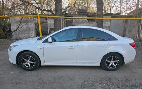 Chevrolet Cruze II, 2010 год, 700 000 рублей, 2 фотография