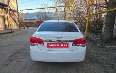 Chevrolet Cruze II, 2010 год, 700 000 рублей, 4 фотография