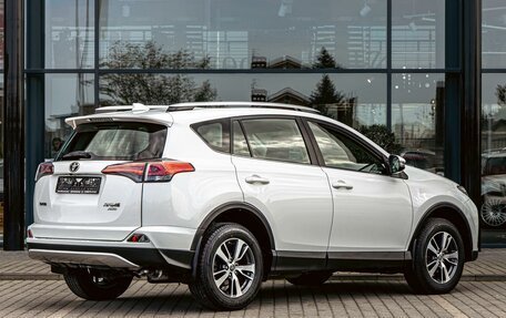 Toyota RAV4, 2019 год, 2 215 000 рублей, 6 фотография