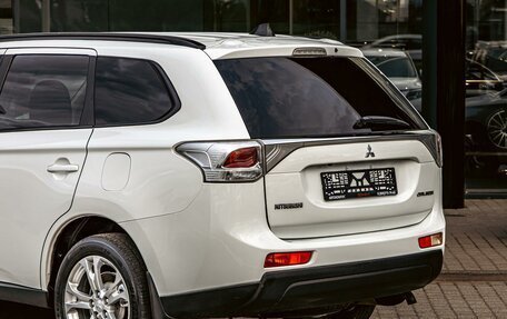 Mitsubishi Outlander III рестайлинг 3, 2014 год, 1 275 000 рублей, 10 фотография