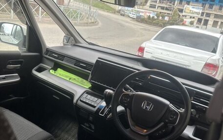 Honda Stepwgn IV, 2020 год, 2 400 000 рублей, 4 фотография