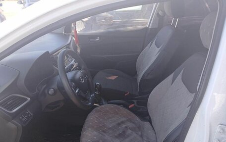 Hyundai Solaris II рестайлинг, 2017 год, 570 950 рублей, 4 фотография