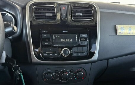 Renault Logan II, 2018 год, 1 090 000 рублей, 13 фотография