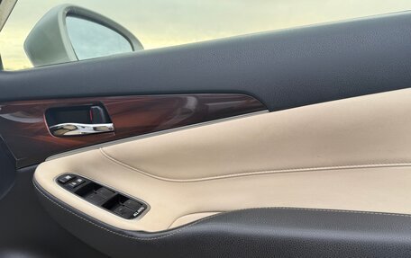 Toyota Crown, 2013 год, 1 950 000 рублей, 7 фотография