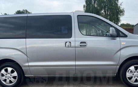 Hyundai Grand Starex Grand Starex I рестайлинг 2, 2019 год, 3 500 000 рублей, 1 фотография