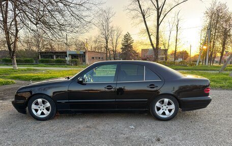 Mercedes-Benz E-Класс, 2001 год, 520 000 рублей, 4 фотография