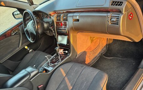 Mercedes-Benz E-Класс, 2001 год, 520 000 рублей, 8 фотография