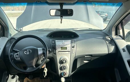 Toyota Yaris III рестайлинг, 2008 год, 590 000 рублей, 5 фотография