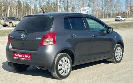 Toyota Yaris III рестайлинг, 2008 год, 590 000 рублей, 2 фотография