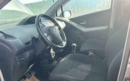 Toyota Yaris III рестайлинг, 2008 год, 590 000 рублей, 6 фотография