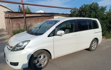 Toyota ISis I, 2010 год, 800 000 рублей, 6 фотография