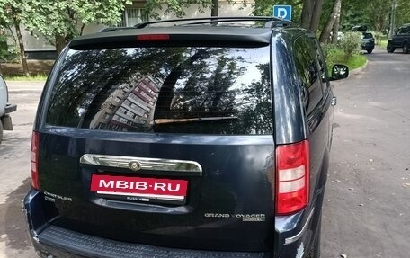 Chrysler Voyager IV, 2008 год, 950 000 рублей, 2 фотография