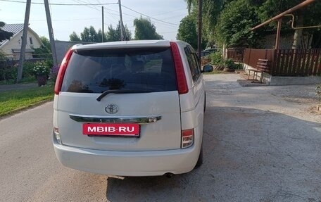 Toyota ISis I, 2010 год, 800 000 рублей, 2 фотография