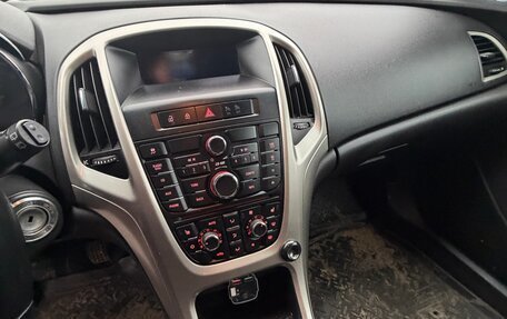 Opel Astra J, 2010 год, 510 000 рублей, 3 фотография