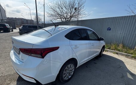 Hyundai Solaris II рестайлинг, 2017 год, 1 350 000 рублей, 2 фотография