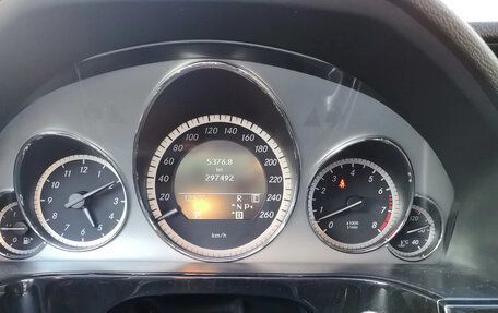 Mercedes-Benz E-Класс, 2010 год, 1 270 000 рублей, 6 фотография