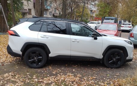 Toyota RAV4, 2022 год, 3 820 000 рублей, 3 фотография
