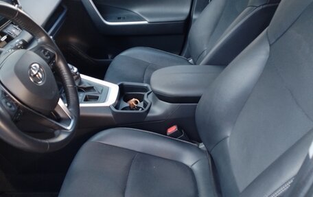 Toyota RAV4, 2022 год, 3 820 000 рублей, 4 фотография