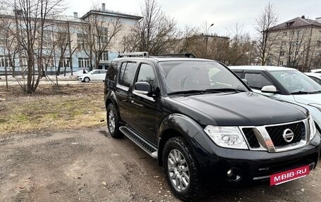 Nissan Pathfinder, 2011 год, 1 650 000 рублей, 2 фотография