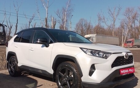 Toyota RAV4, 2022 год, 3 820 000 рублей, 6 фотография