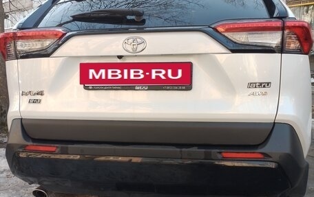 Toyota RAV4, 2022 год, 3 820 000 рублей, 2 фотография