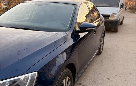 Volkswagen Jetta VI, 2014 год, 950 000 рублей, 3 фотография