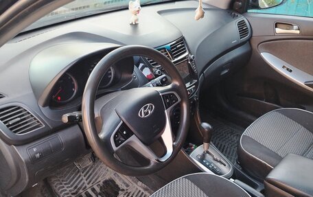 Hyundai Solaris II рестайлинг, 2013 год, 750 000 рублей, 3 фотография