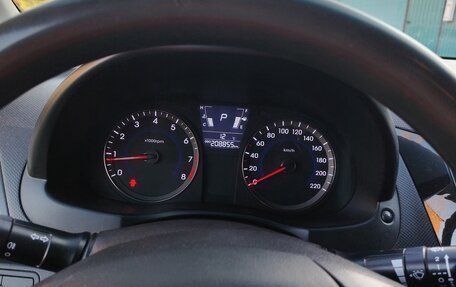 Hyundai Solaris II рестайлинг, 2013 год, 750 000 рублей, 2 фотография