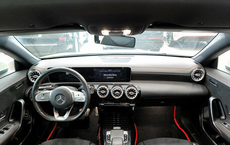 Mercedes-Benz CLA, 2019 год, 2 950 000 рублей, 18 фотография