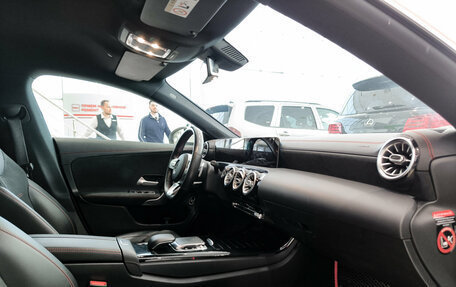 Mercedes-Benz CLA, 2019 год, 2 950 000 рублей, 15 фотография