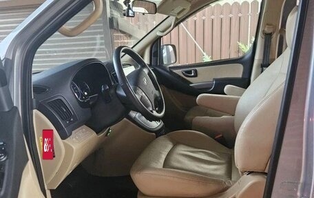 Hyundai Grand Starex Grand Starex I рестайлинг 2, 2019 год, 3 500 000 рублей, 7 фотография