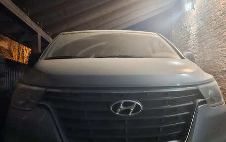 Hyundai Grand Starex Grand Starex I рестайлинг 2, 2019 год, 3 500 000 рублей, 11 фотография