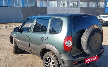 Chevrolet Niva I рестайлинг, 2015 год, 670 000 рублей, 3 фотография