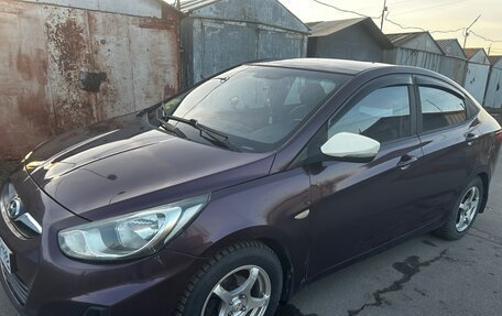 Hyundai Solaris II рестайлинг, 2011 год, 690 000 рублей, 2 фотография