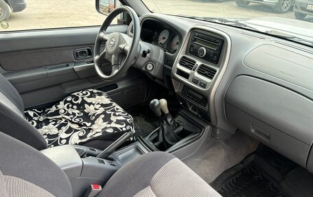 Nissan NP300, 2012 год, 1 950 000 рублей, 9 фотография