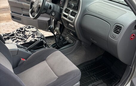 Nissan NP300, 2012 год, 1 950 000 рублей, 6 фотография