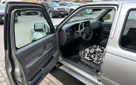 Nissan NP300, 2012 год, 1 950 000 рублей, 3 фотография