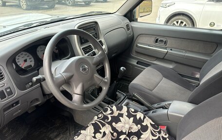 Nissan NP300, 2012 год, 1 950 000 рублей, 10 фотография