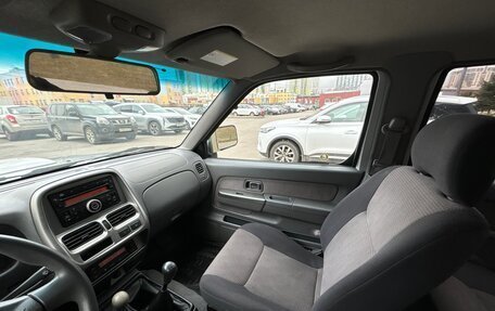 Nissan NP300, 2012 год, 1 950 000 рублей, 18 фотография
