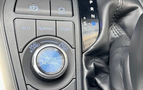 Toyota RAV4, 2020 год, 3 850 000 рублей, 4 фотография