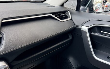 Toyota RAV4, 2020 год, 3 850 000 рублей, 5 фотография