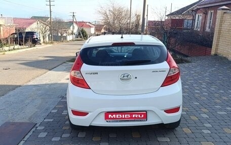 Hyundai Solaris II рестайлинг, 2012 год, 700 000 рублей, 1 фотография