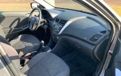 Hyundai Solaris II рестайлинг, 2015 год, 880 000 рублей, 1 фотография