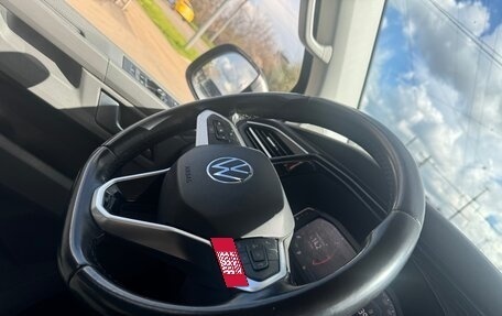 Volkswagen Caravelle T6 рестайлинг, 2020 год, 3 699 000 рублей, 10 фотография