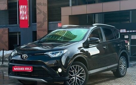 Toyota RAV4, 2015 год, 1 950 000 рублей, 2 фотография