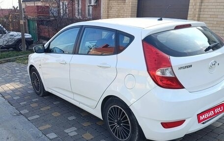 Hyundai Solaris II рестайлинг, 2012 год, 700 000 рублей, 3 фотография