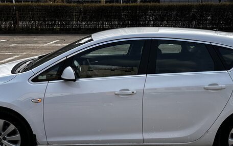 Opel Astra J, 2011 год, 650 000 рублей, 2 фотография