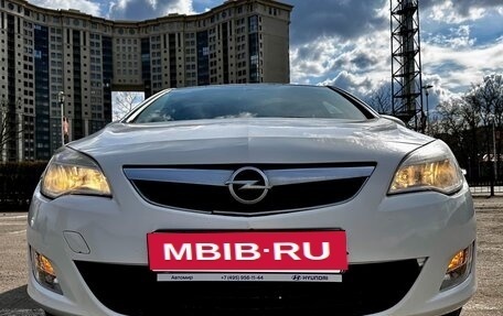 Opel Astra J, 2011 год, 650 000 рублей, 9 фотография