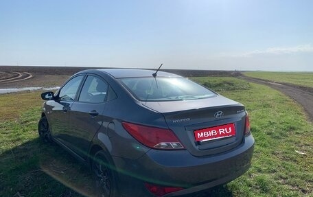 Hyundai Solaris II рестайлинг, 2015 год, 880 000 рублей, 4 фотография