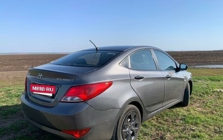 Hyundai Solaris II рестайлинг, 2015 год, 880 000 рублей, 3 фотография